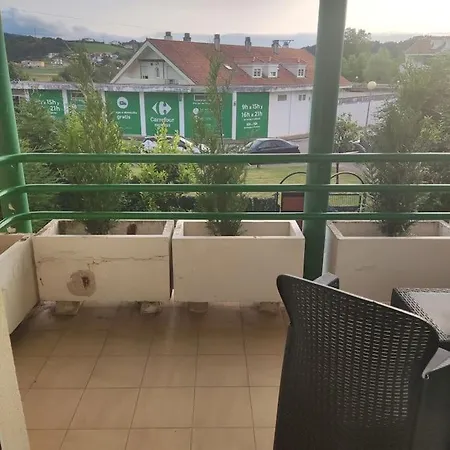 Apartamento Con Piscina Y Garaje Lejlighed