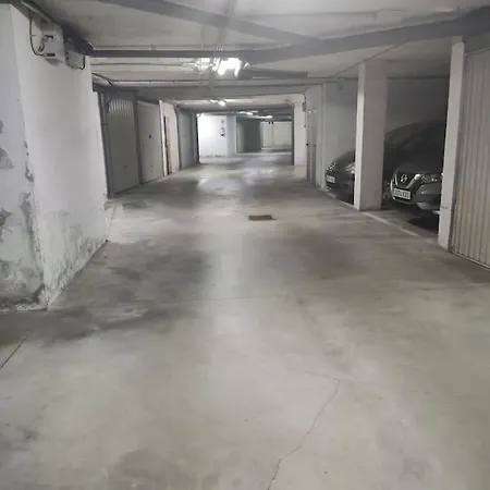 Apartamento Con Piscina Y Garaje *